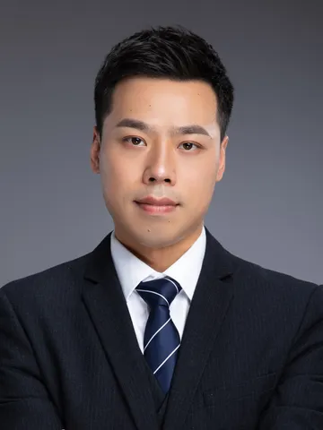 罗杰律师肖像