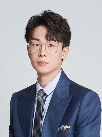 丘鹏辉律师肖像